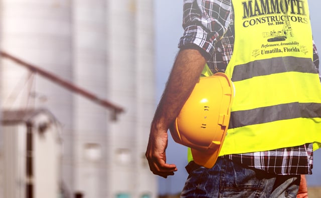 00-occupation3 Man wearing Safari sun made Construction Apparel vest